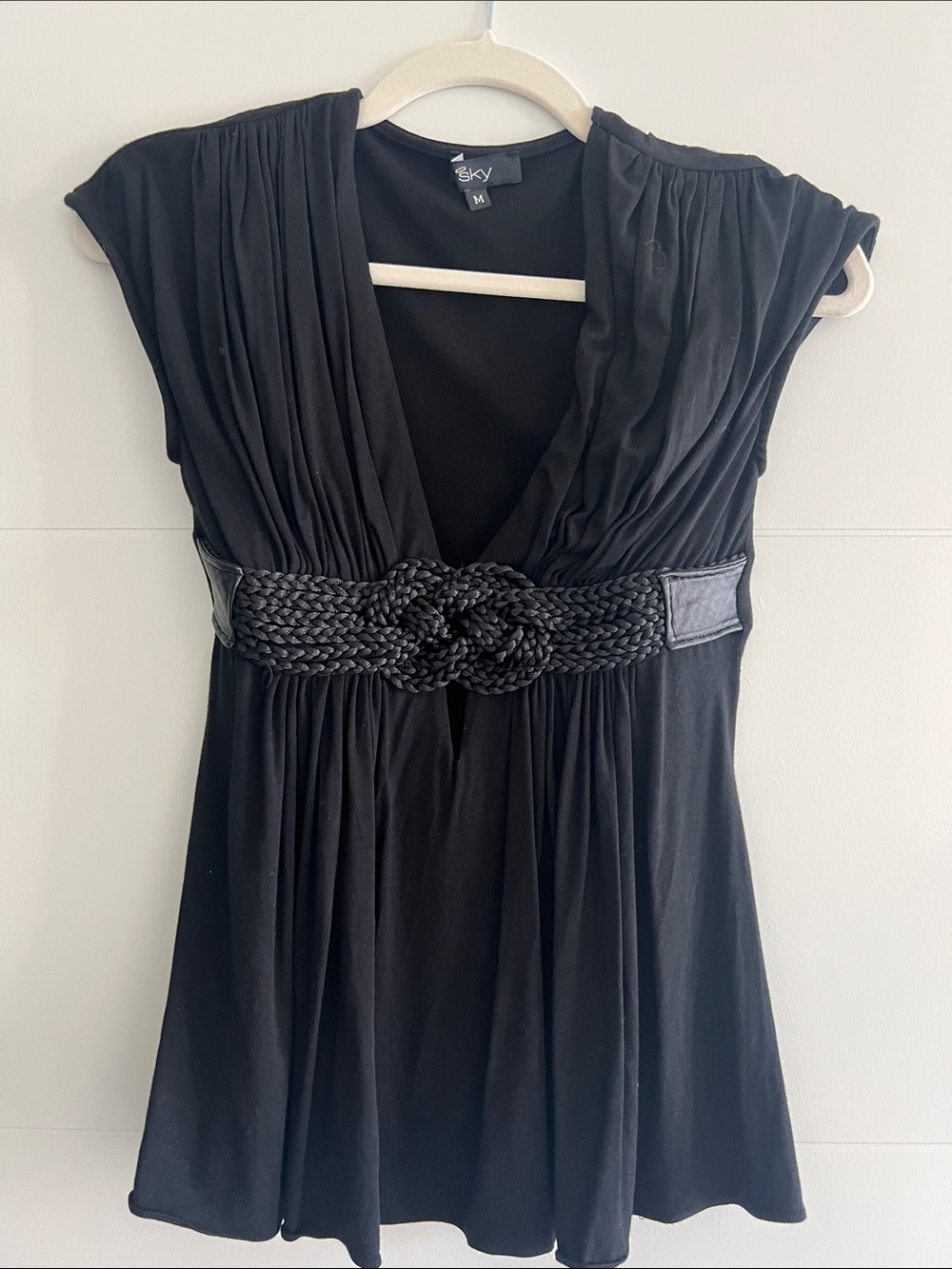 Sky sz M tunic black top low V neck
